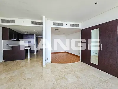 Large Studio l High Floor l Vacant Now