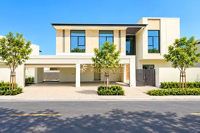 Rare Villa | On Lagoon | Vacant