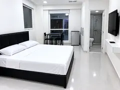 Room with attached washroom SINGLE OR COUPLE gym pool Near metro and BUS