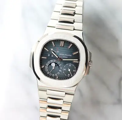 patek philippe nautilus 5712/1A 001 never polished