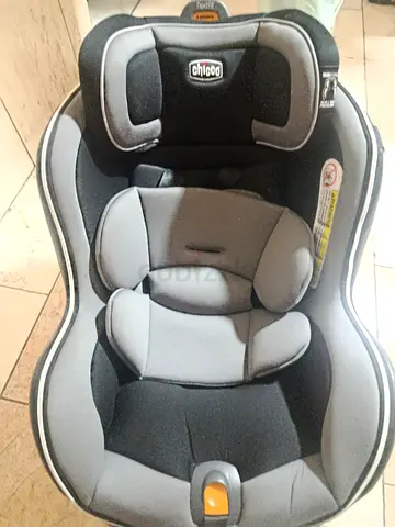 It's a chicco baby car seat