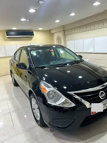 Family driven well maintained Nissan Versa 2017- Fuel Efficient Car