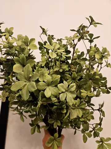 Large bunch of artificial green stems