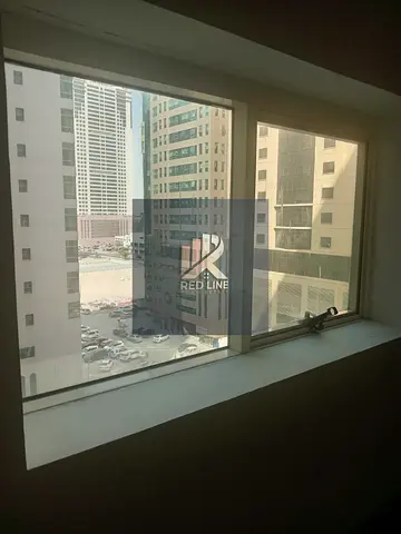 استوديو واسع للإيجار في التعاون – الشارقة | مطبخ منفصل | قريب من مخرج دبي | موقع سكني مميز | قريب من الخدمات اليومية والمحلات والمطاعم\\تشطيبات حديثه-