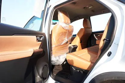 2026 Toyota FORTUNER — миниатюра 11