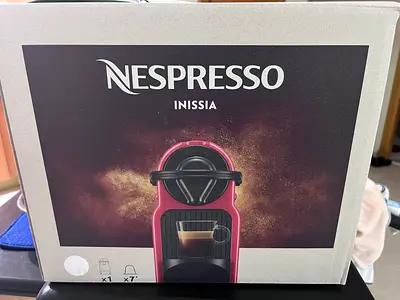 Nespresso Inissia Coffee Machine (boxed) - Pink