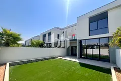 Close to Lagoon | Single Row | Viewable