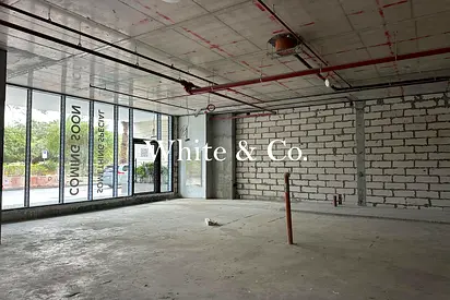 RETAIL UNIT | READY | MAIN ROAD FACING