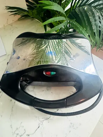 Compact Electric Sandwich Maker and Grill