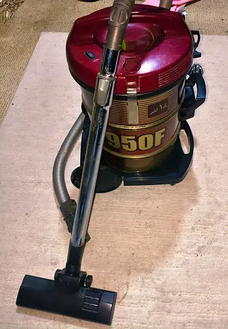 Hitachi 950W Wet & Dry Vacuum Cleaner - Good Working Condition