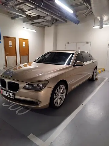 2011 BMW 7-Series 740i GCC Specs original paint