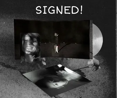 Ariana grande petal vinyl with signed insert!