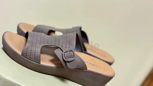 Comfortable Women's Sandals in Mauve