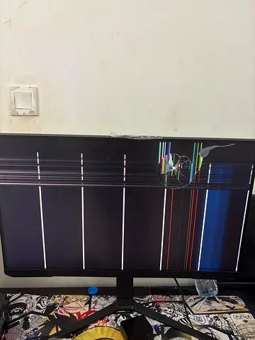 Broken flat panel TV with cracked screen - for parts