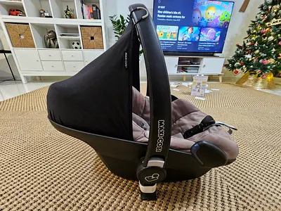 Maxi-Cosi Infant Car Rear-Facing Baby Car Seat (Gently Used)