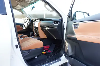 2026 Toyota FORTUNER — миниатюра 14