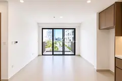 Pool View | Close to Mall | Spacious Unit