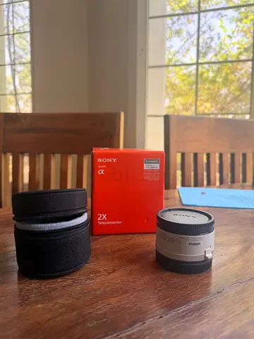 Sony 2x Teleconverter with Case (lnew)