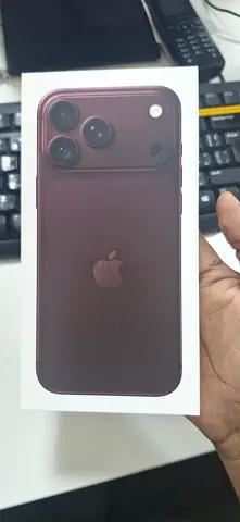 iphone 18 pro max 256 . with box