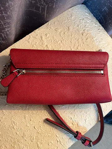 Guess clutch