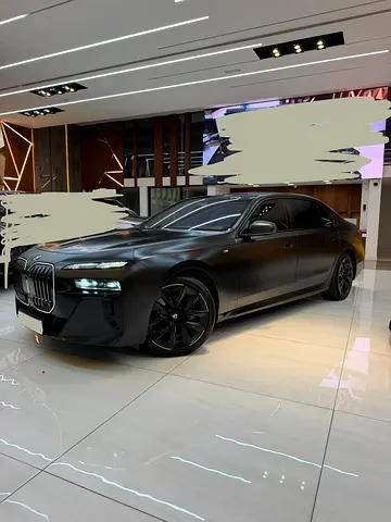 BMW M760i X drive GCC Specs Full service history