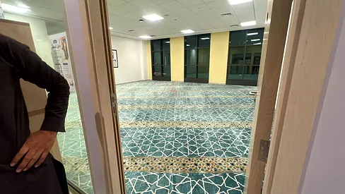 median Turkey carpet mosque