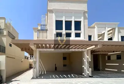 END UNIT / AVAILABLE FROM DEC / 5BR + M