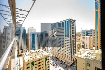 استوديو واسع للإيجار في التعاون – الشارقة | مطبخ منفصل | قريب من مخرج دبي | صيانة مجانية | موقع مميز\\تشطيبات راقيه\\قريب من الخجمات اليوميه والمطاعم-