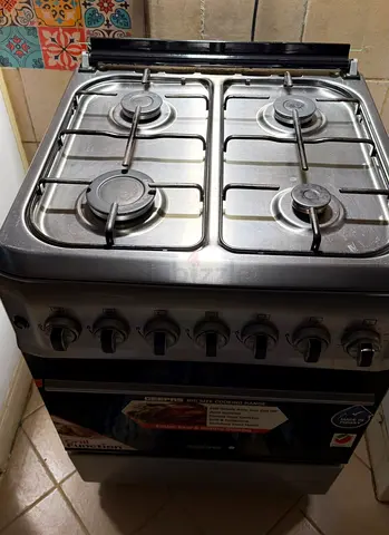 Stainless Steel 4-Burner Gas Cooker with Oven - Good Working Condition