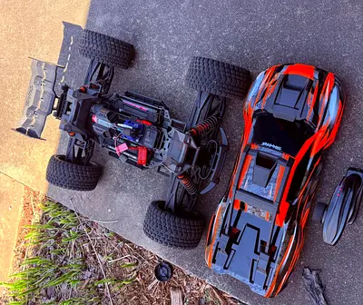 Traxxas XRT 8S Brushless 4WD RTR Race Truck (RED)