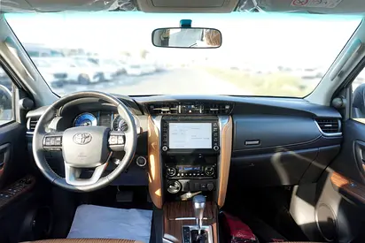 2026 Toyota FORTUNER — миниатюра 15