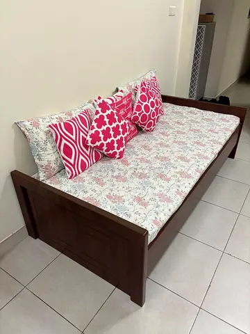 Single bed with mattress