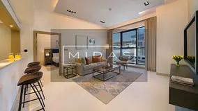 Spacious I Pet friendly | Near Mall I Serviced