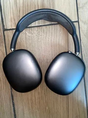 really good condition, airpods max 1 lightning