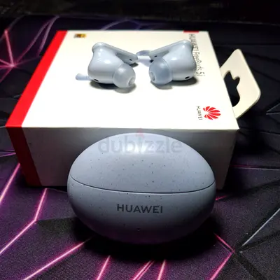 Huawei FreeBuds 5 wireless earbuds with charging case - used, good condition