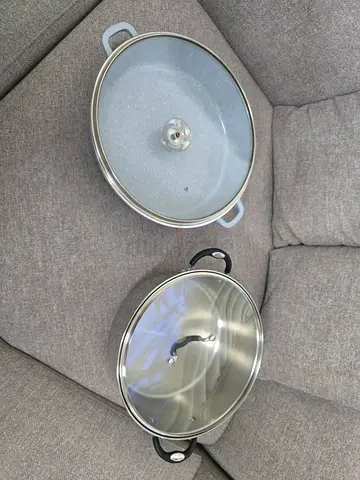 Cooking pots