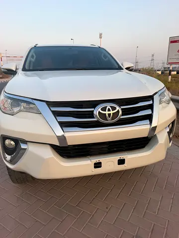2016 Toyota FORTUNER photo 8