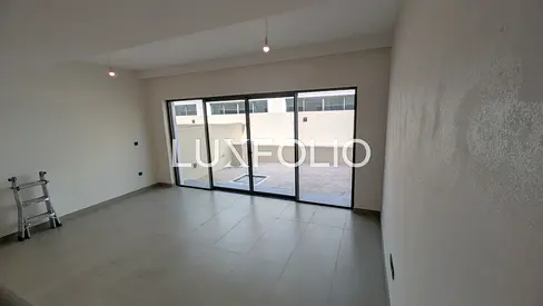 Back To Back | Vacant | Close to Lagoon
