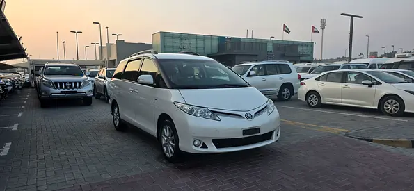 2020 Toyota PREVIA photo 2