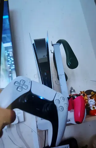 Ps5 with 2 controller and stand