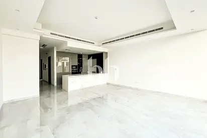 Modern Design | Fitted Kitchen | Next to Pavilion