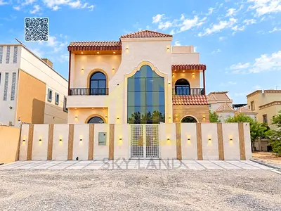 Corner villa for sale – 3 floors – Good price – Freehold
