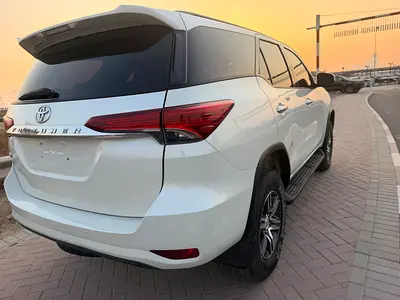 2016 Toyota FORTUNER 缩略图 11