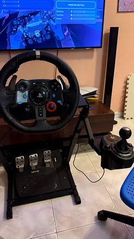 Logitec g29 steering wheel with pedal shifter and stand