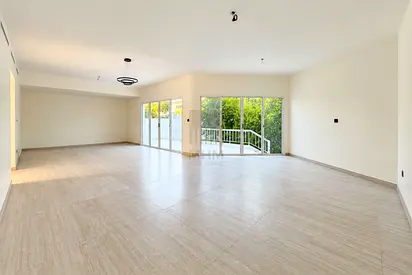 Upgraded Villa | 4BHK + Maid Villa | Huge Layout | Well Maintained
