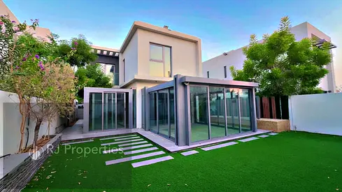 LUXURY 3BHK FOR SALE WITH PRIVATE GARDEN MAID ROOM