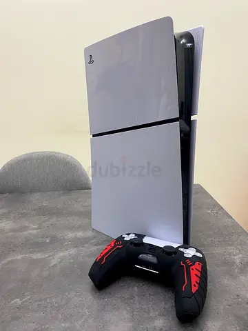 PS5 Slim 1TB - 2 Controllers