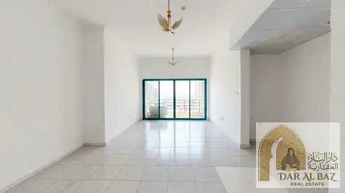 شقة غرفتين وصالة اطلاله مفتوحه ببلكون المجاز3 الشارقه تكييف مركزي صيانه مجانيه قريب من قناة القصباء تسهيلات بالسداد