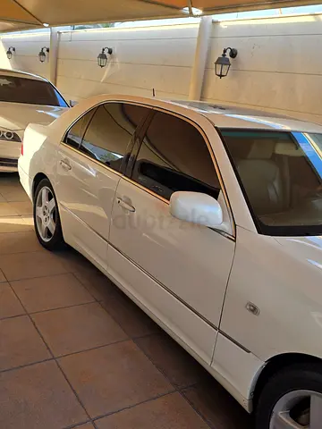 Lexus LS 430 2005 GCC Specs in Excellent Condition