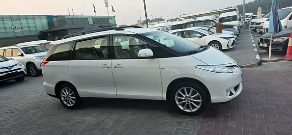 2020 Toyota PREVIA photo 8